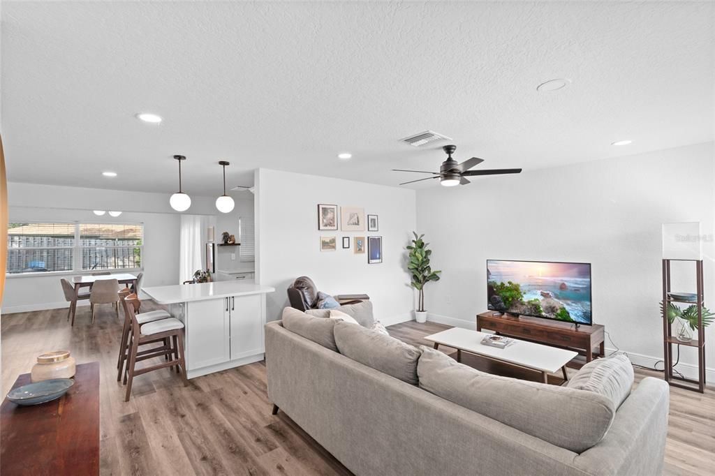 For Sale: $440,000 (3 beds, 2 baths, 1384 Square Feet)