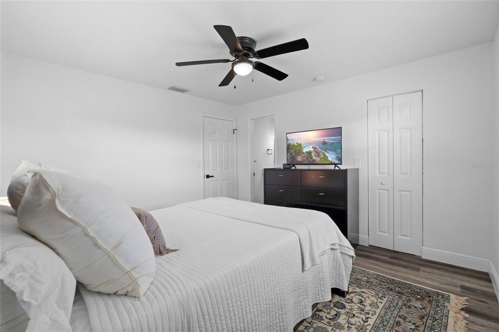 For Sale: $440,000 (3 beds, 2 baths, 1384 Square Feet)