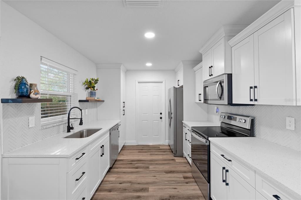 For Sale: $440,000 (3 beds, 2 baths, 1384 Square Feet)