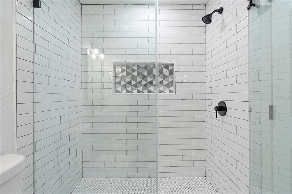 For Sale: $440,000 (3 beds, 2 baths, 1384 Square Feet)