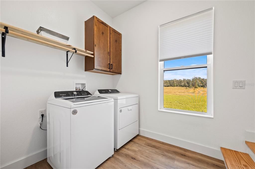 En Venta: $679,000 (4 camas, 3 baños, 2310 Pies cuadrados)