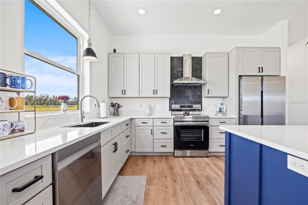 En Venta: $679,000 (4 camas, 3 baños, 2310 Pies cuadrados)