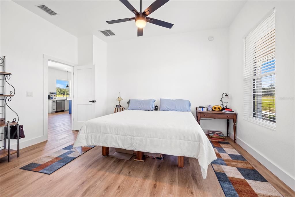 En Venta: $679,000 (4 camas, 3 baños, 2310 Pies cuadrados)