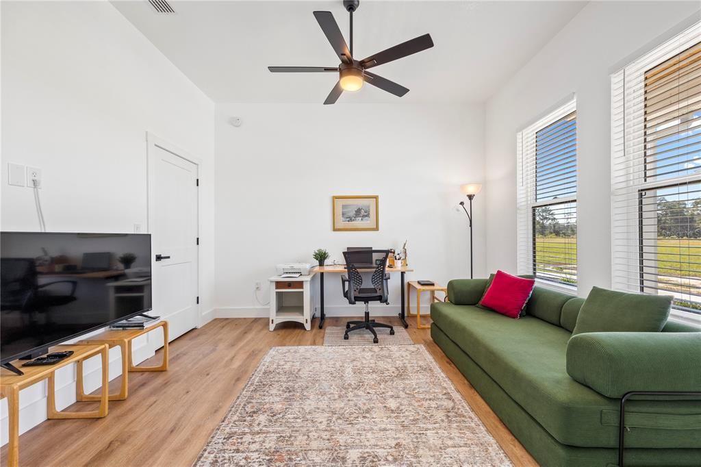 En Venta: $679,000 (4 camas, 3 baños, 2310 Pies cuadrados)