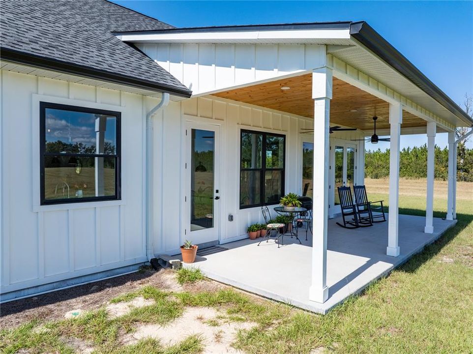 En Venta: $679,000 (4 camas, 3 baños, 2310 Pies cuadrados)