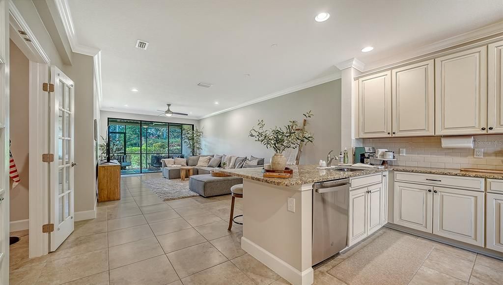 出租: $6,500 (2 贝兹, 2 浴室, 1528 平方英尺)