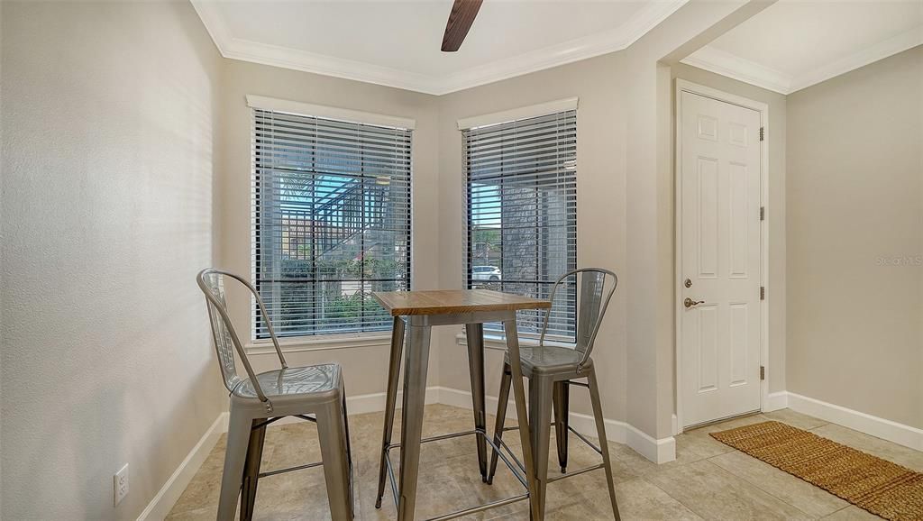 出租: $6,500 (2 贝兹, 2 浴室, 1528 平方英尺)