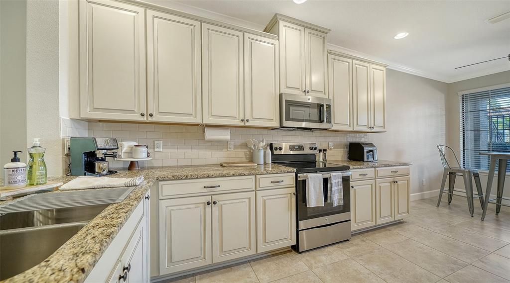 出租: $6,500 (2 贝兹, 2 浴室, 1528 平方英尺)