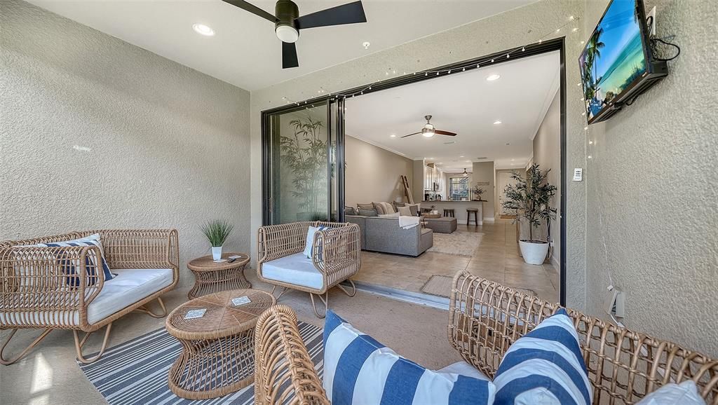 出租: $6,500 (2 贝兹, 2 浴室, 1528 平方英尺)