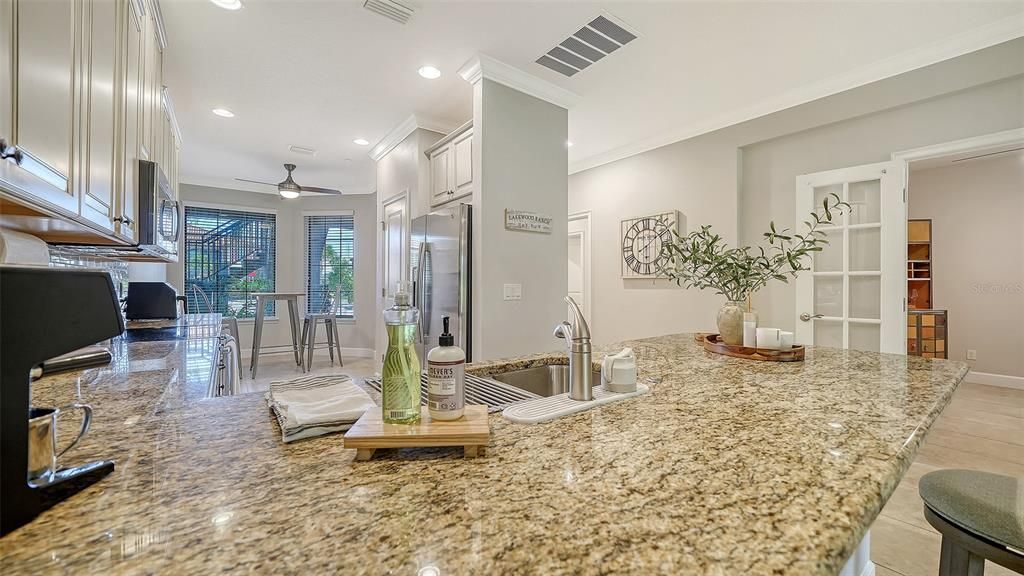 出租: $6,500 (2 贝兹, 2 浴室, 1528 平方英尺)