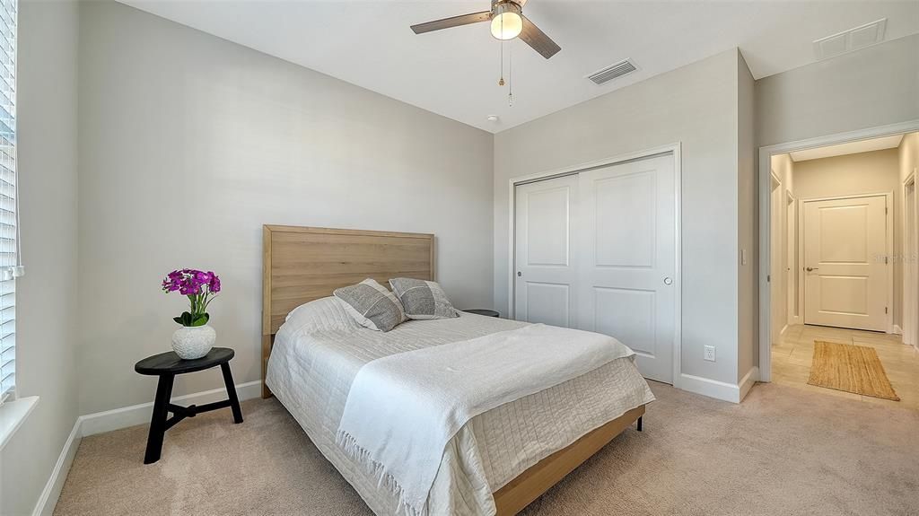 出租: $6,500 (2 贝兹, 2 浴室, 1528 平方英尺)