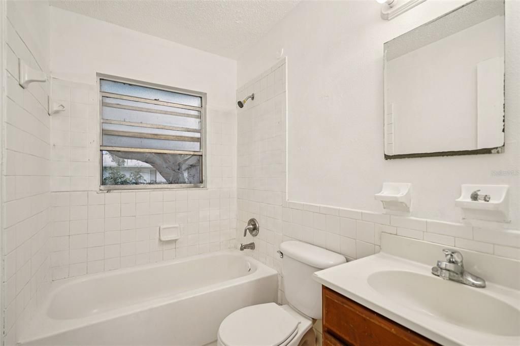 For Sale: $175,000 (3 beds, 1 baths, 1223 Square Feet)