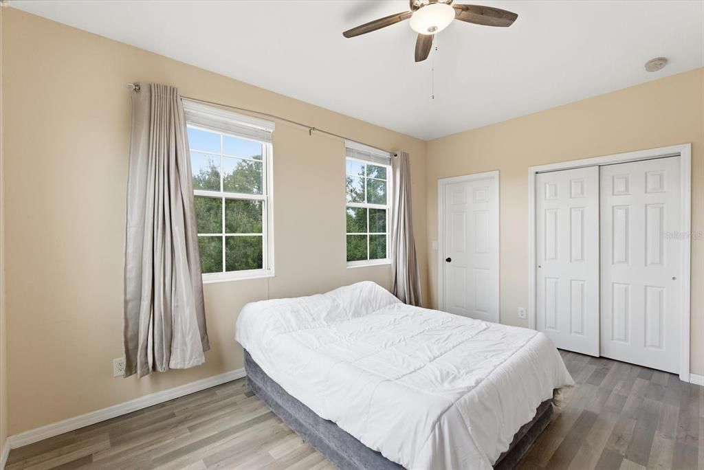 Activo con contrato: $225,000 (3 camas, 2 baños, 1650 Pies cuadrados)