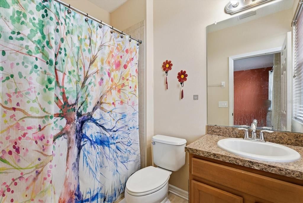 Activo con contrato: $225,000 (3 camas, 2 baños, 1650 Pies cuadrados)