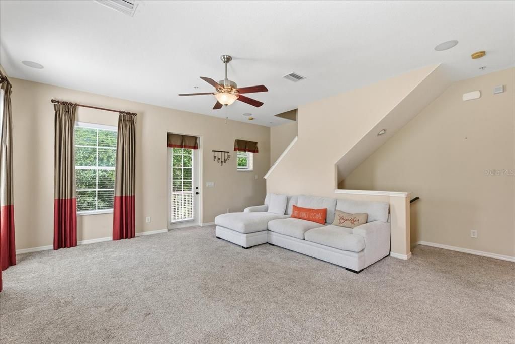 Activo con contrato: $225,000 (3 camas, 2 baños, 1650 Pies cuadrados)