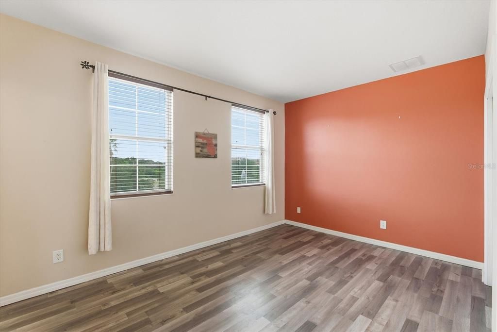 Activo con contrato: $225,000 (3 camas, 2 baños, 1650 Pies cuadrados)