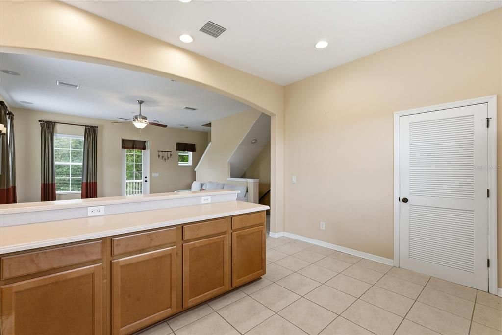 Activo con contrato: $225,000 (3 camas, 2 baños, 1650 Pies cuadrados)