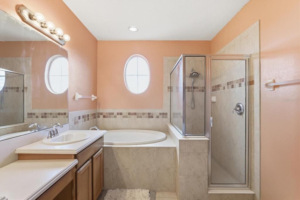 Activo con contrato: $225,000 (3 camas, 2 baños, 1650 Pies cuadrados)