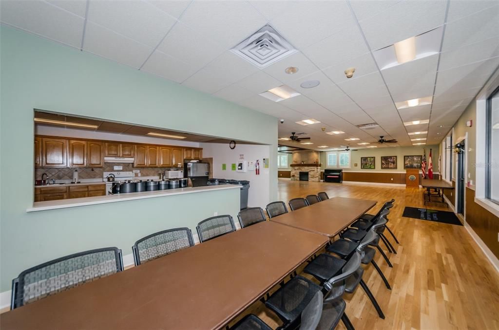 Active With Contract: $354,900 (2 beds, 2 baths, 1220 Square Feet)