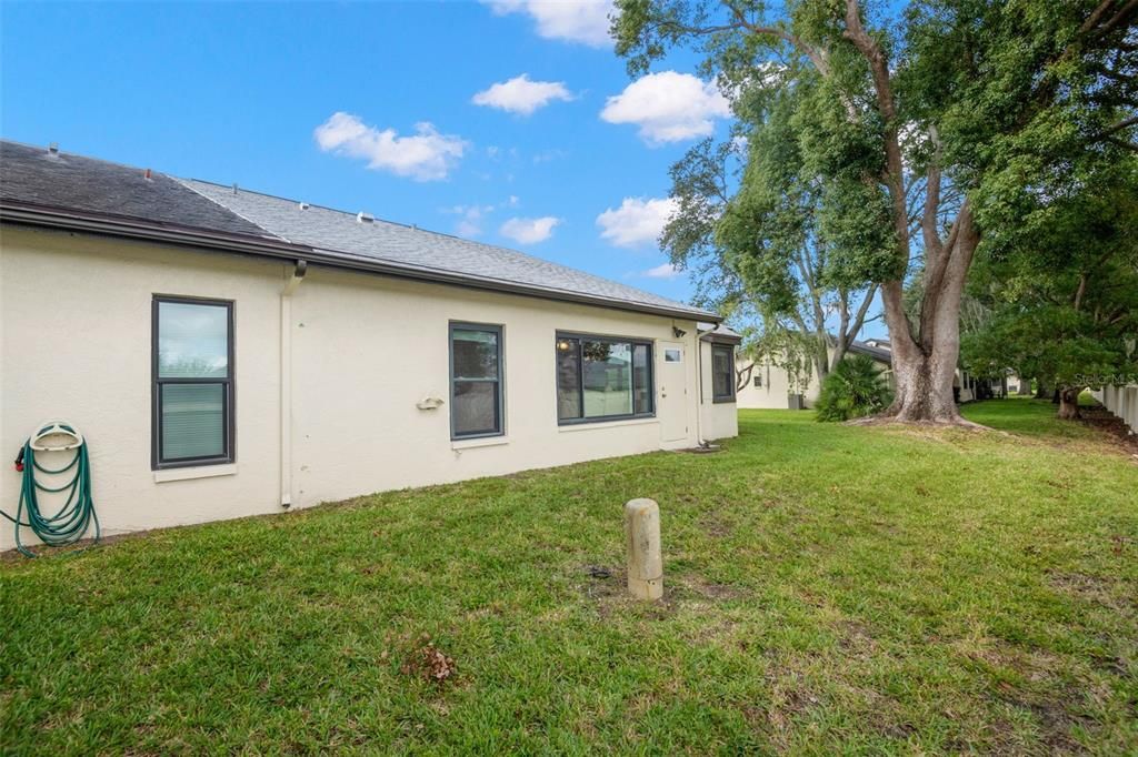 Active With Contract: $354,900 (2 beds, 2 baths, 1220 Square Feet)