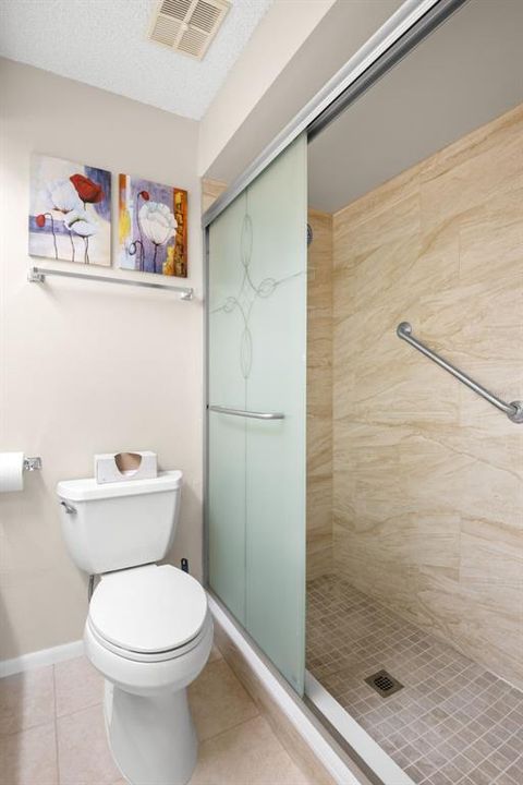 Active With Contract: $354,900 (2 beds, 2 baths, 1220 Square Feet)