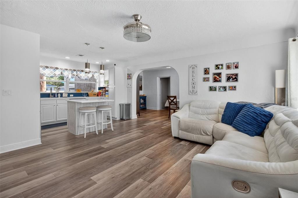 For Rent: $3,800 (4 beds, 2 baths, 1671 Square Feet)