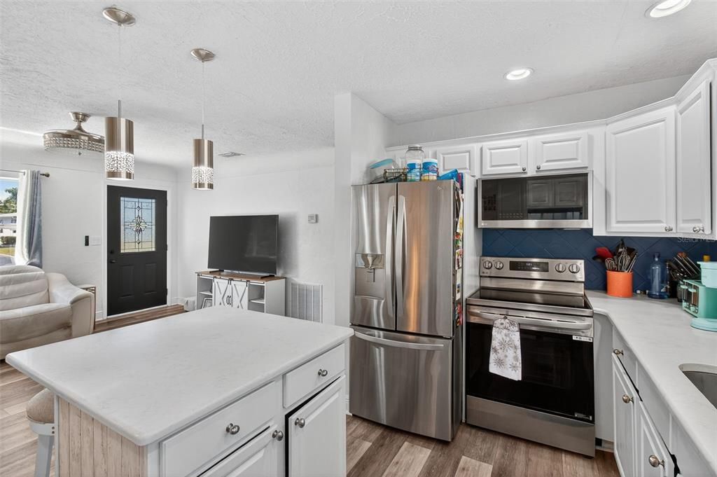 For Rent: $3,800 (4 beds, 2 baths, 1671 Square Feet)