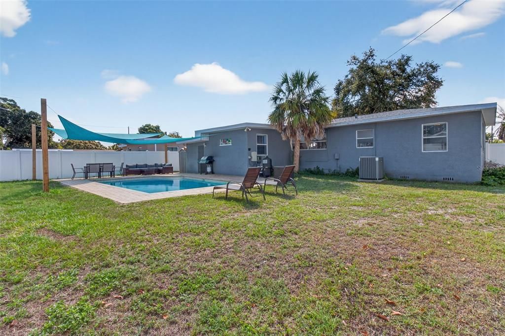 For Rent: $3,800 (4 beds, 2 baths, 1671 Square Feet)