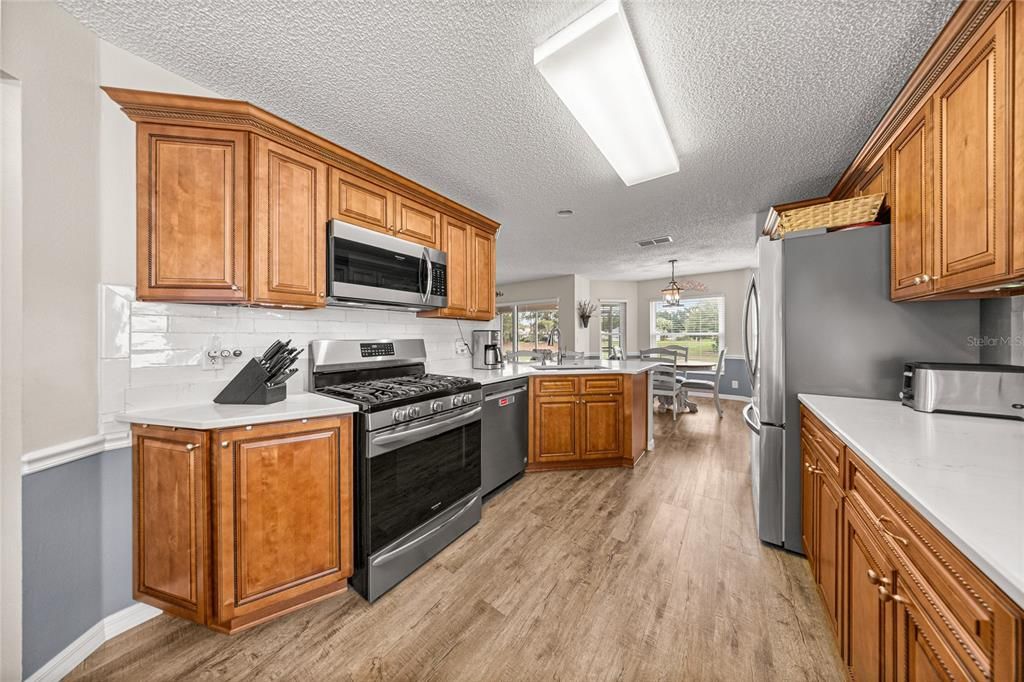 For Sale: $249,900 (2 beds, 2 baths, 1517 Square Feet)