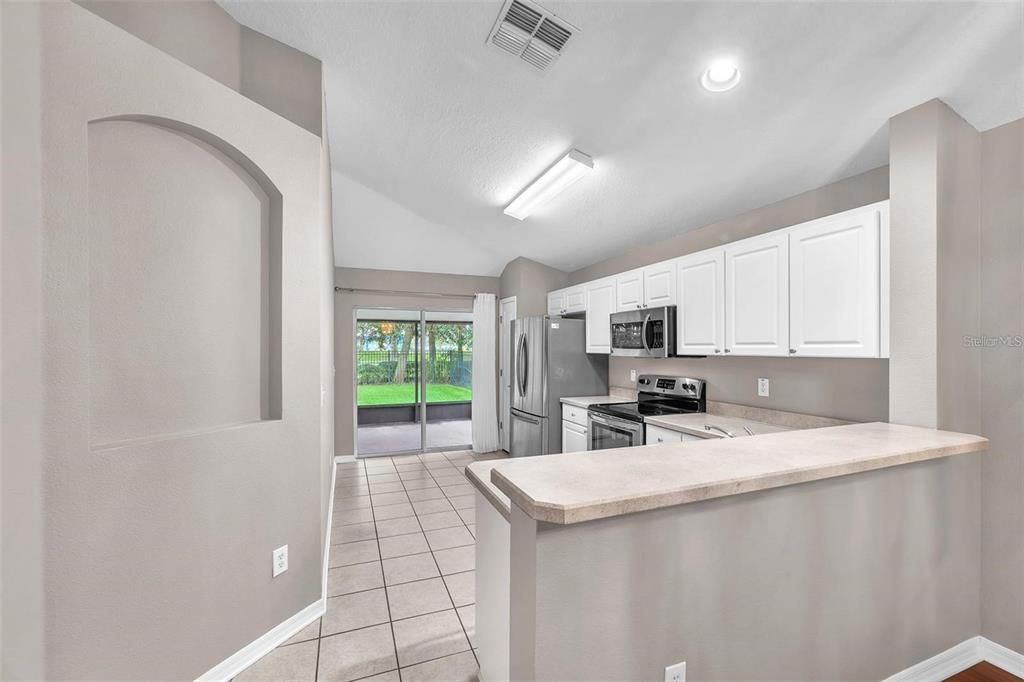 Active With Contract: $2,600 (3 beds, 2 baths, 1335 Square Feet)