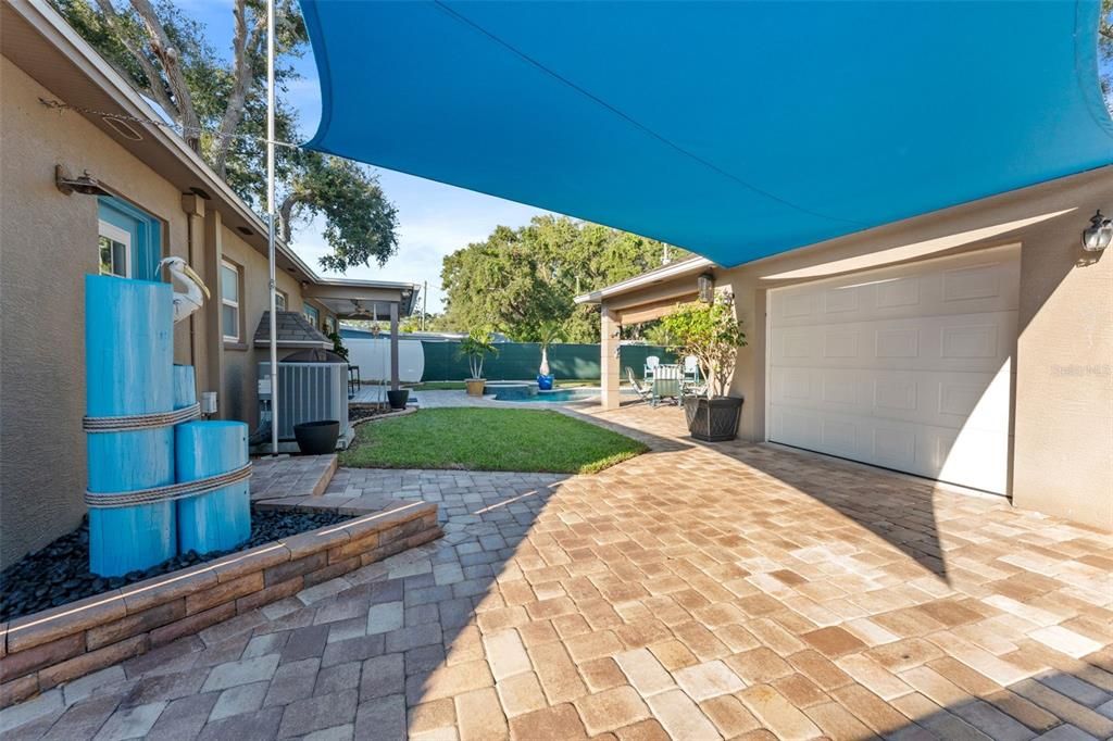 合同活跃: $597,000 (3 贝兹, 3 浴室, 1104 平方英尺)