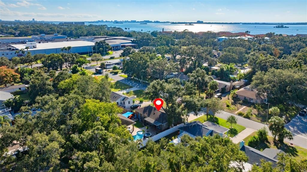 合同活跃: $597,000 (3 贝兹, 3 浴室, 1104 平方英尺)