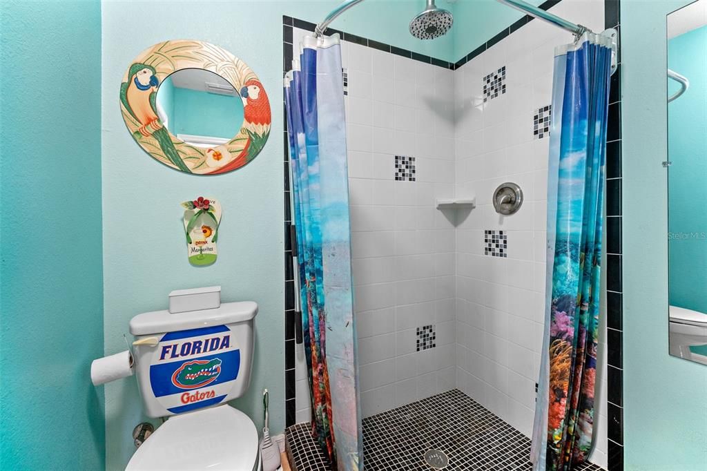 合同活跃: $597,000 (3 贝兹, 3 浴室, 1104 平方英尺)