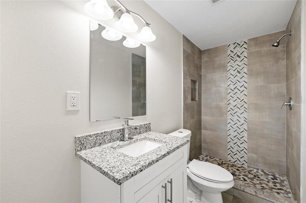 En Venta: $409,000 (3 camas, 2 baños, 1305 Pies cuadrados)