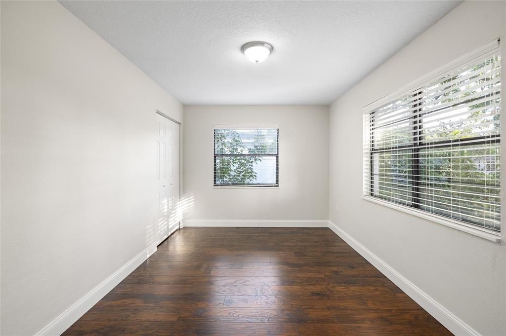 En Venta: $409,000 (3 camas, 2 baños, 1305 Pies cuadrados)