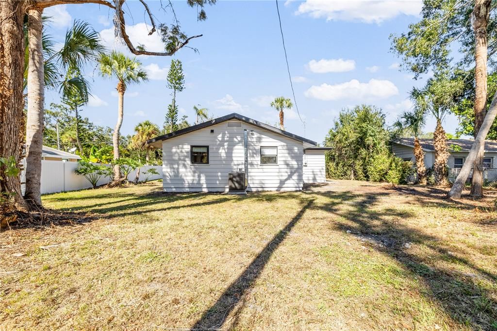 Activo con contrato: $329,999 (3 camas, 2 baños, 1106 Pies cuadrados)