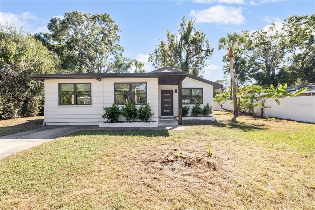 Activo con contrato: $329,999 (3 camas, 2 baños, 1106 Pies cuadrados)