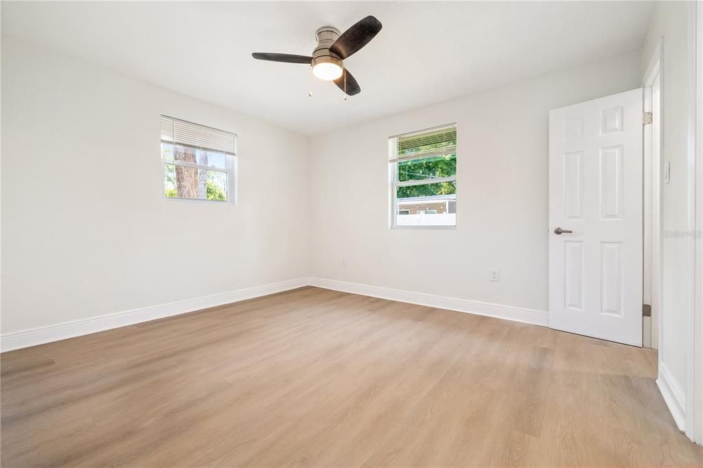 Activo con contrato: $329,999 (3 camas, 2 baños, 1106 Pies cuadrados)