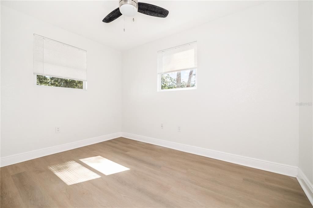 Activo con contrato: $329,999 (3 camas, 2 baños, 1106 Pies cuadrados)