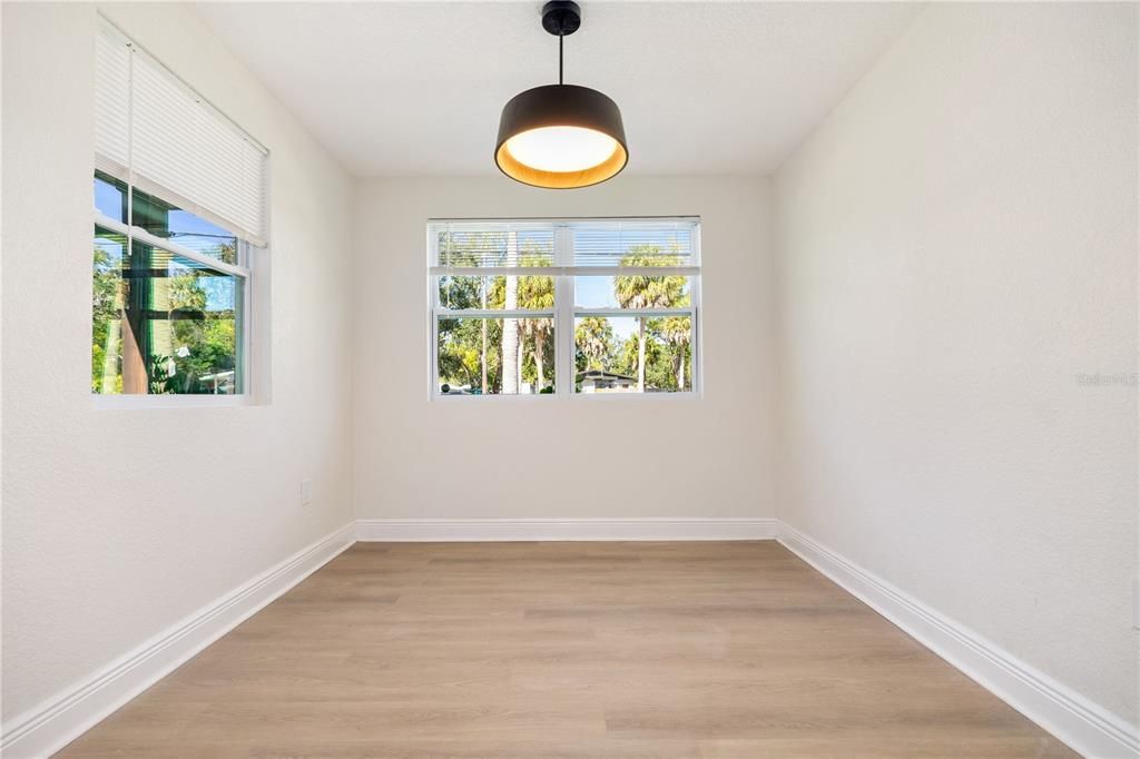 Activo con contrato: $329,999 (3 camas, 2 baños, 1106 Pies cuadrados)