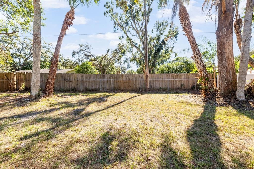 Activo con contrato: $329,999 (3 camas, 2 baños, 1106 Pies cuadrados)