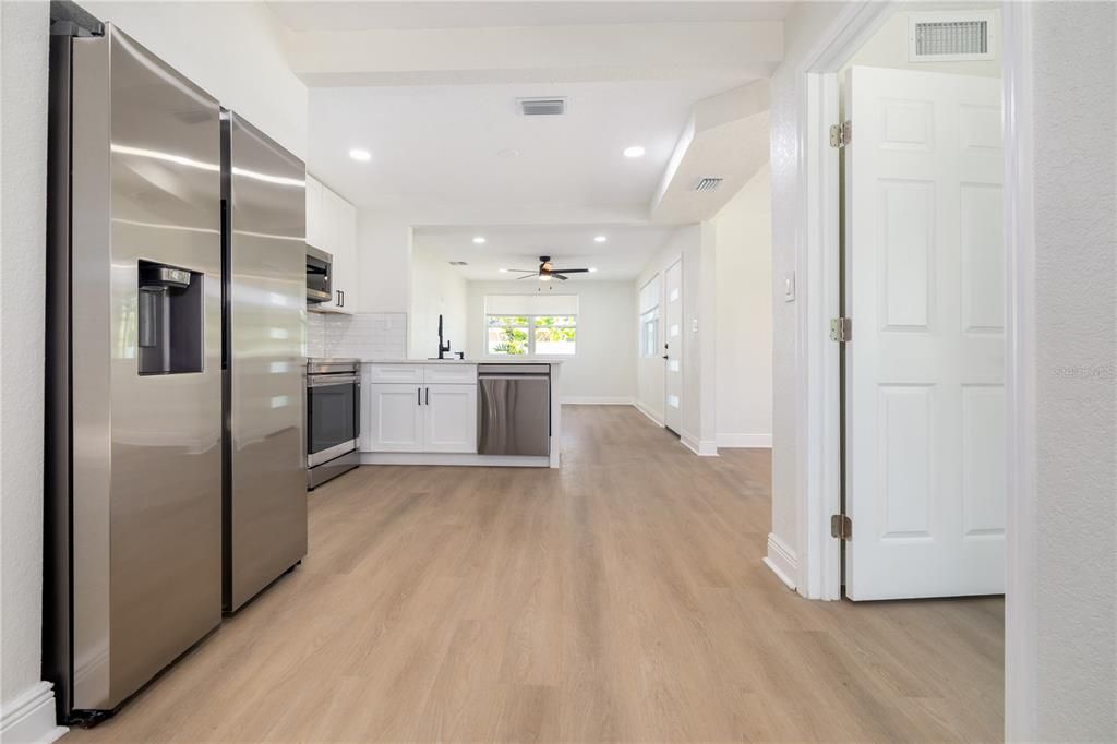 Activo con contrato: $329,999 (3 camas, 2 baños, 1106 Pies cuadrados)