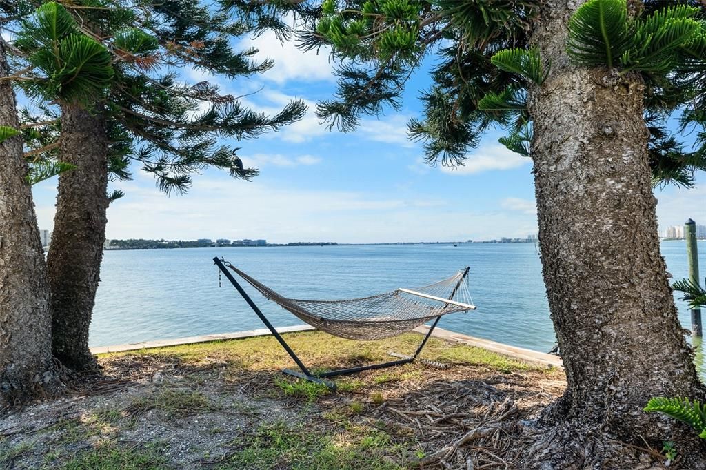 待售: $395,000 (1 贝兹, 1 浴室, 867 平方英尺)