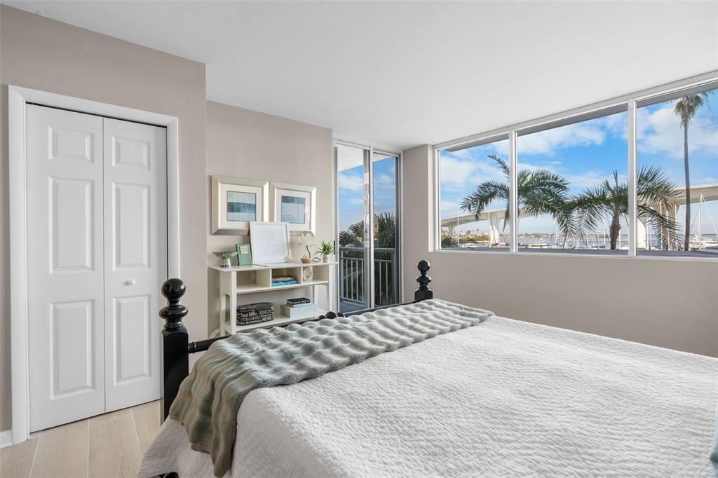 待售: $395,000 (1 贝兹, 1 浴室, 867 平方英尺)