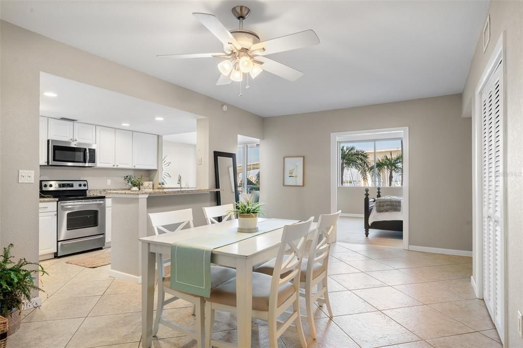 待售: $395,000 (1 贝兹, 1 浴室, 867 平方英尺)