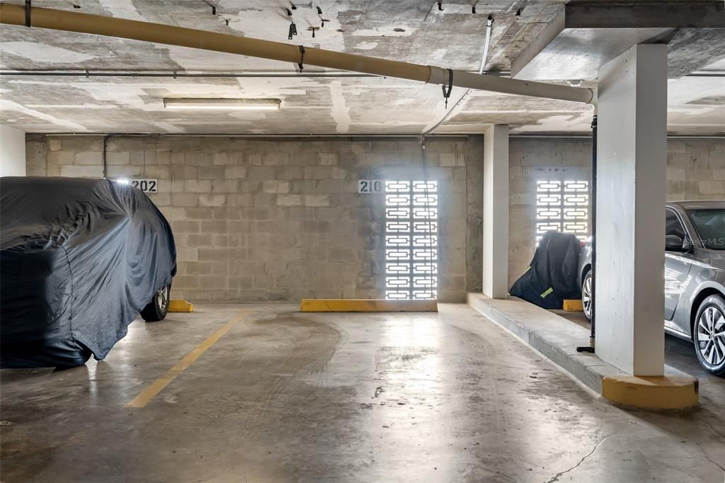 待售: $395,000 (1 贝兹, 1 浴室, 867 平方英尺)