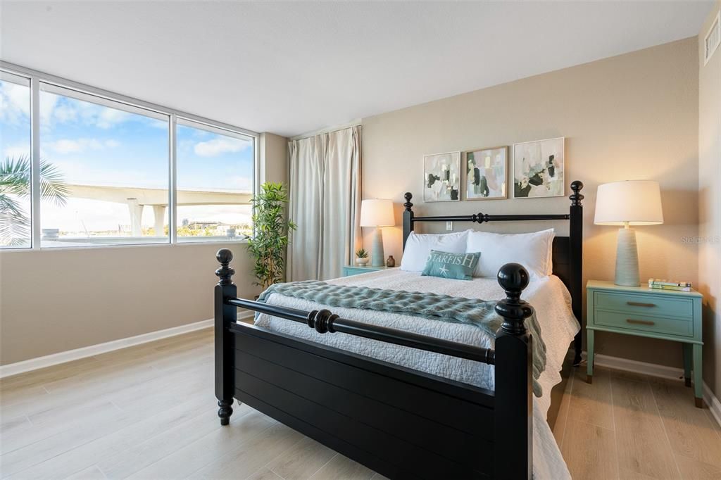 待售: $395,000 (1 贝兹, 1 浴室, 867 平方英尺)