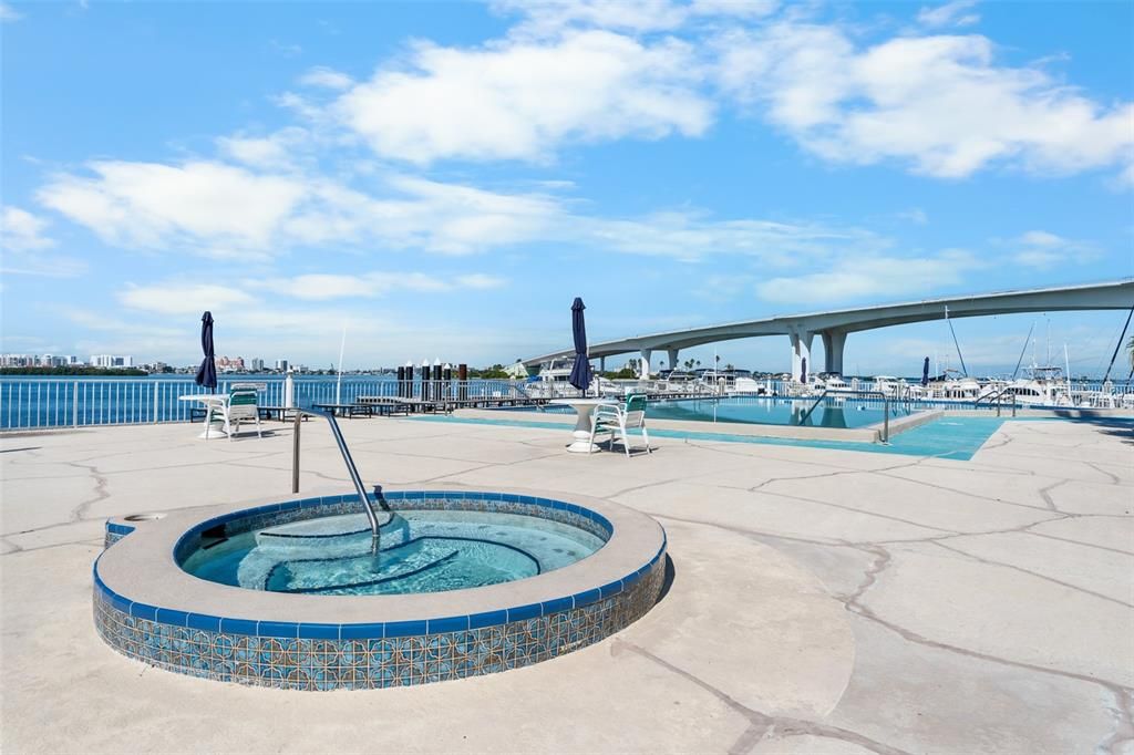 待售: $395,000 (1 贝兹, 1 浴室, 867 平方英尺)