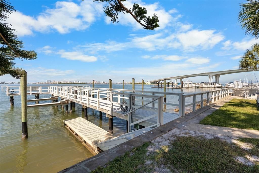 待售: $395,000 (1 贝兹, 1 浴室, 867 平方英尺)