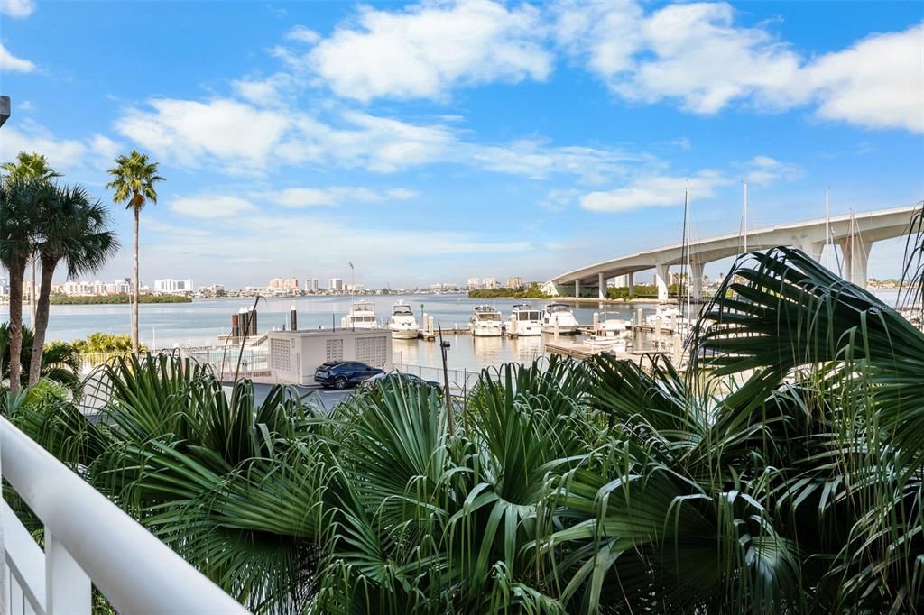 待售: $395,000 (1 贝兹, 1 浴室, 867 平方英尺)